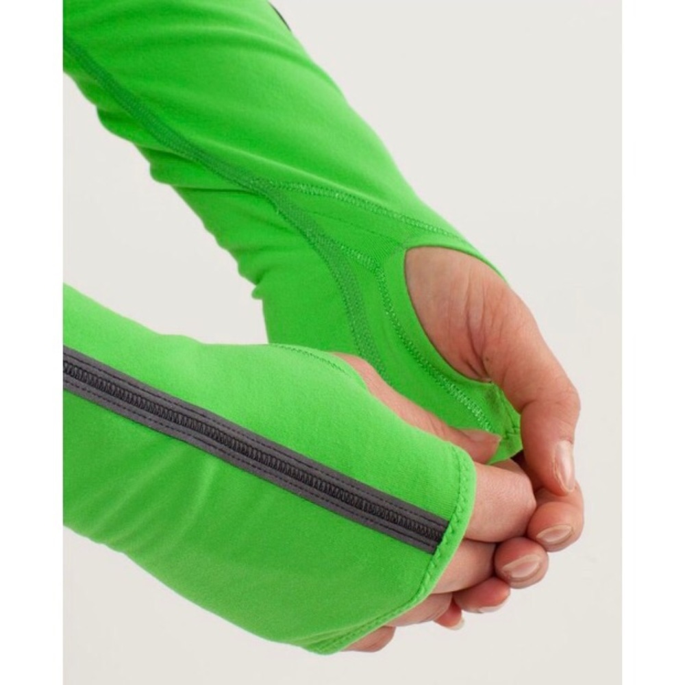 SOLDLululemon Run Rise and Shine Half Zip Pullover - Picture 4 of 12
